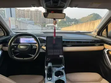2024 Geely Boyue L с пробегом 35 000 км