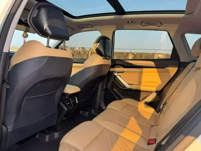 2024 Geely Boyue L с пробегом 35 000 км