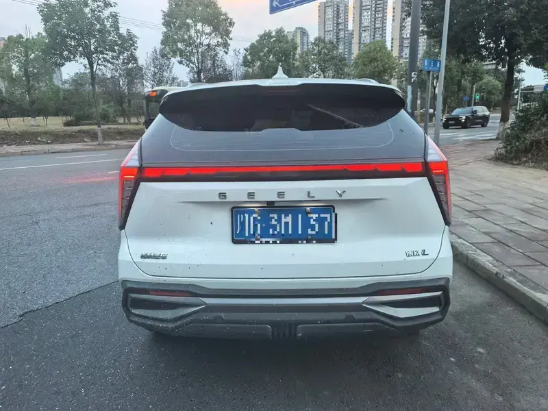 2023 Geely Boyue L с пробегом 58 000 км