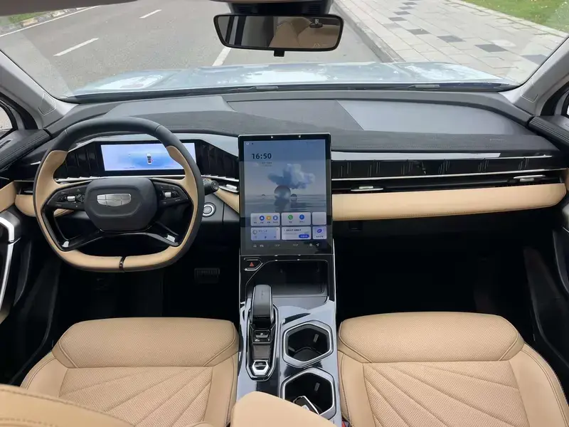 2023 Geely Boyue L с пробегом 58 000 км