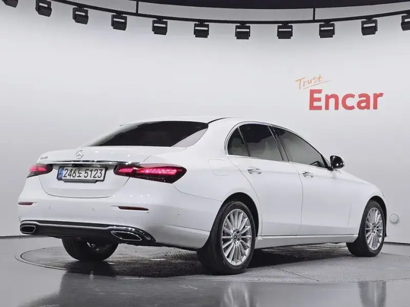 2021 Mercedes-Benz E-Класс с пробегом 98 933 км