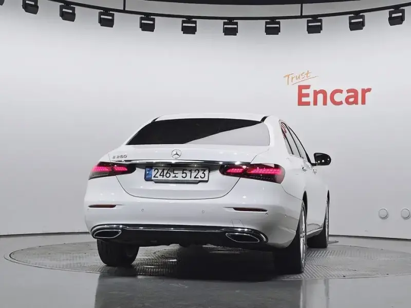 2021 Mercedes-Benz E-Класс с пробегом 98 933 км