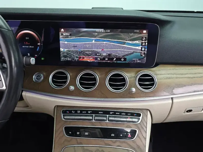 2022 Mercedes-Benz E-Класс с пробегом 44 598 км