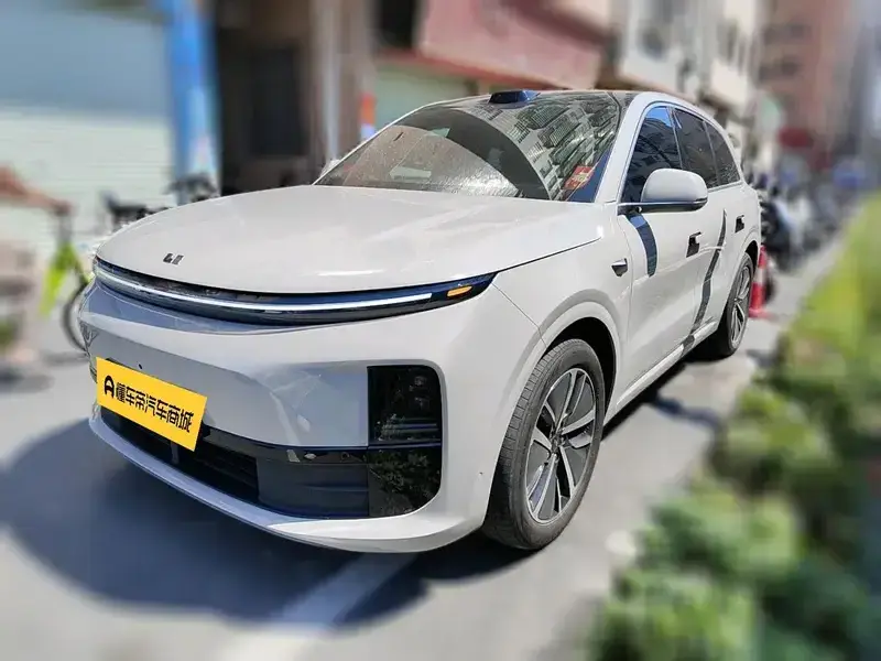 2024 Li Auto (Lixiang) L6 с пробегом 28 300 км