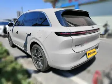 2024 Li Auto (Lixiang) L6 с пробегом 28 300 км