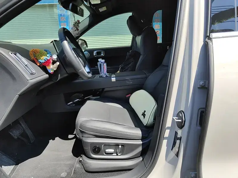 2024 Li Auto (Lixiang) L6 с пробегом 28 300 км