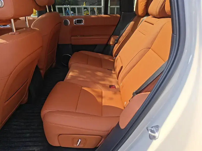 2025 Li Auto (Lixiang) L6 с пробегом 4 300 км