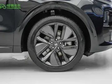 2024 Li Auto (Lixiang) L6 с пробегом 48 000 км
