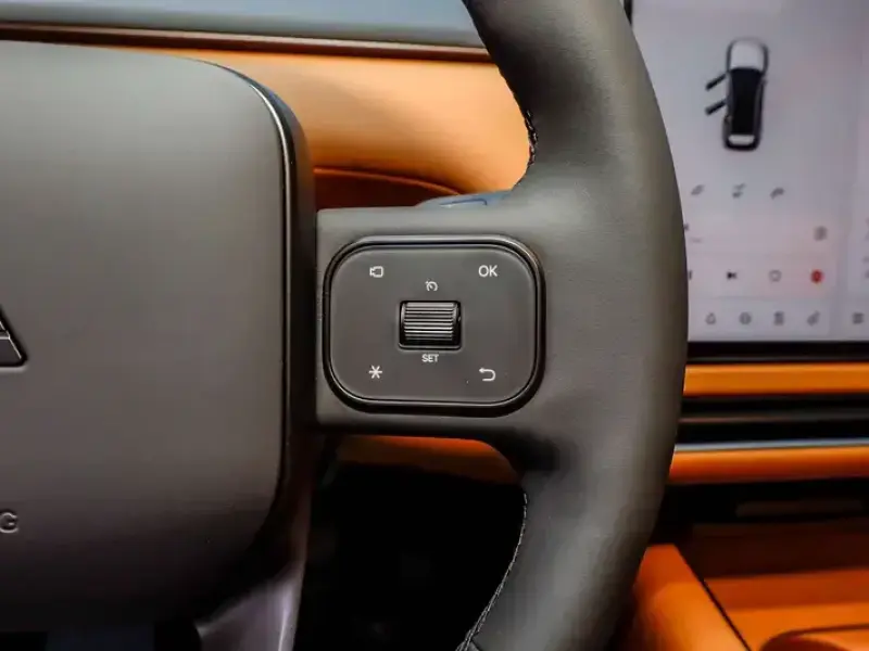 2026 Li Auto (Lixiang) L6 с пробегом 6 600 км