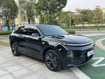 2024 Li Auto (Lixiang) L6 с пробегом 28 000 км