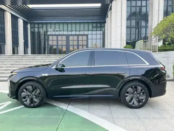 2024 Li Auto (Lixiang) L6 с пробегом 28 000 км