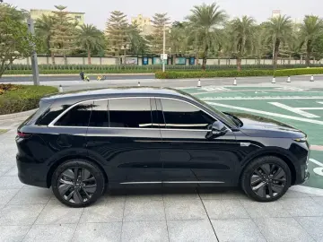 2024 Li Auto (Lixiang) L6 с пробегом 28 000 км