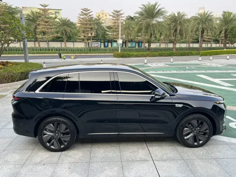 2024 Li Auto (Lixiang) L6 с пробегом 28 000 км