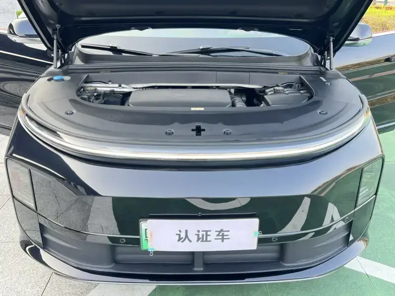 2024 Li Auto (Lixiang) L6 с пробегом 28 000 км