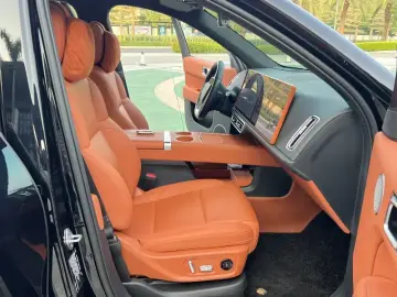 2024 Li Auto (Lixiang) L6 с пробегом 28 000 км