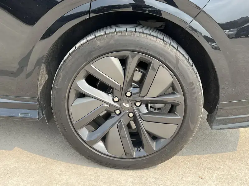 2024 Li Auto (Lixiang) L6 с пробегом 60 000 км