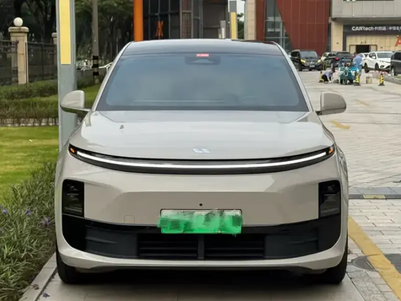 2024 Li Auto (Lixiang) L6 с пробегом 70 000 км