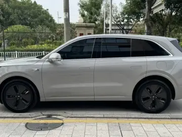 2024 Li Auto (Lixiang) L6 с пробегом 70 000 км