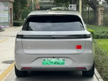 2024 Li Auto (Lixiang) L6 с пробегом 70 000 км