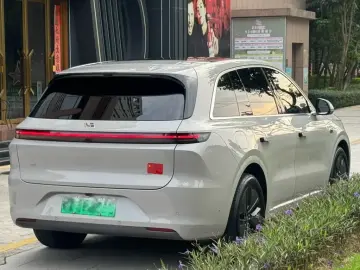 2024 Li Auto (Lixiang) L6 с пробегом 70 000 км