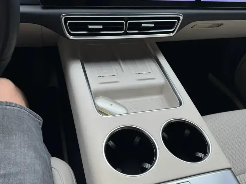 2024 Li Auto (Lixiang) L6 с пробегом 70 000 км