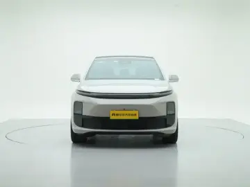 2024 Li Auto (Lixiang) L6 с пробегом 53 700 км