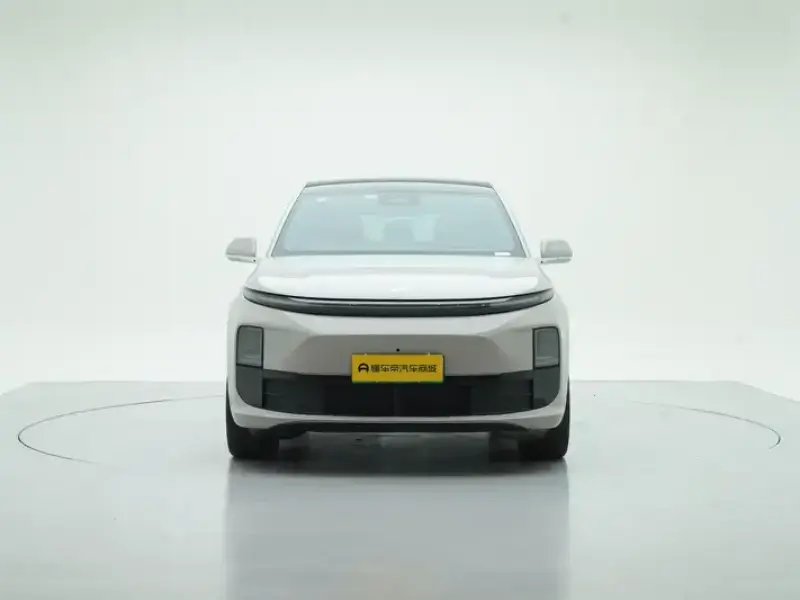 2024 Li Auto (Lixiang) L6 с пробегом 53 700 км