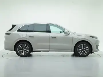 2024 Li Auto (Lixiang) L6 с пробегом 53 700 км