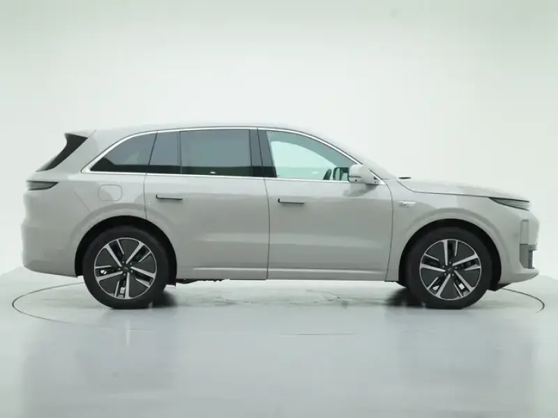 2024 Li Auto (Lixiang) L6 с пробегом 53 700 км
