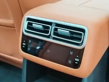 2024 Li Auto (Lixiang) L6 с пробегом 53 700 км