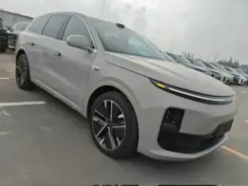 2025 Li Auto (Lixiang) L6 с пробегом 14 000 км