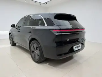 2024 Li Auto (Lixiang) L6 с пробегом 39 000 км