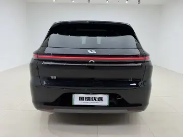 2024 Li Auto (Lixiang) L6 с пробегом 39 000 км