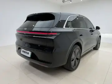 2024 Li Auto (Lixiang) L6 с пробегом 39 000 км