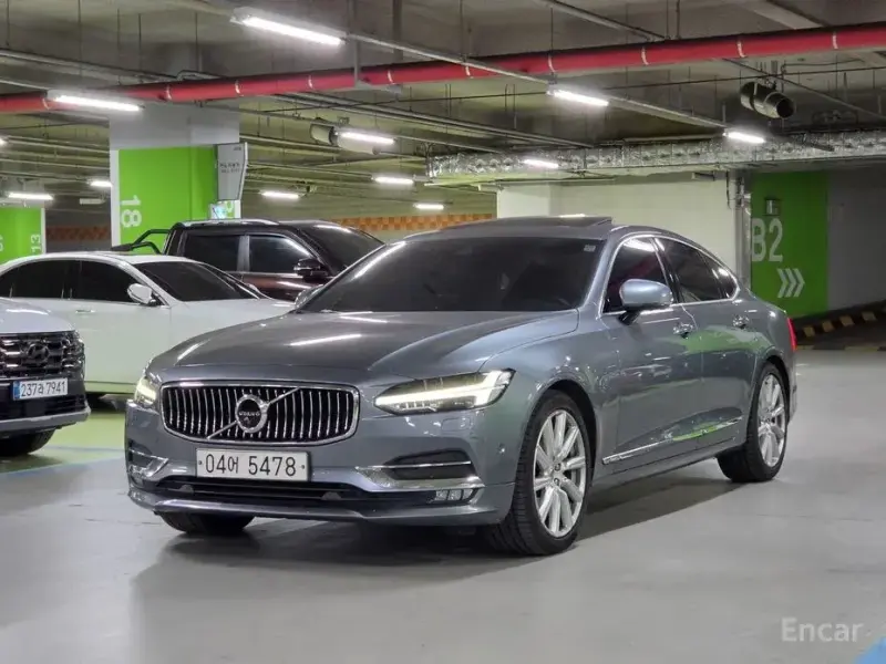 2018 Volvo S90 с пробегом 127 078 км