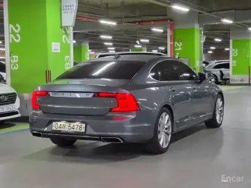 2018 Volvo S90 с пробегом 127 078 км