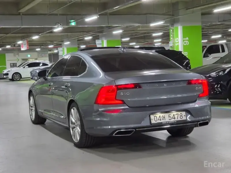 2018 Volvo S90 с пробегом 127 078 км