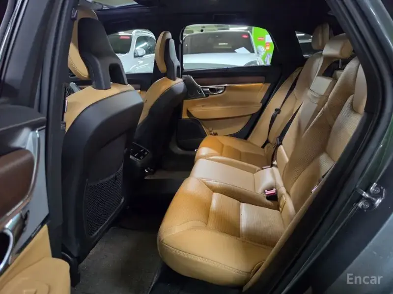 2018 Volvo S90 с пробегом 127 078 км