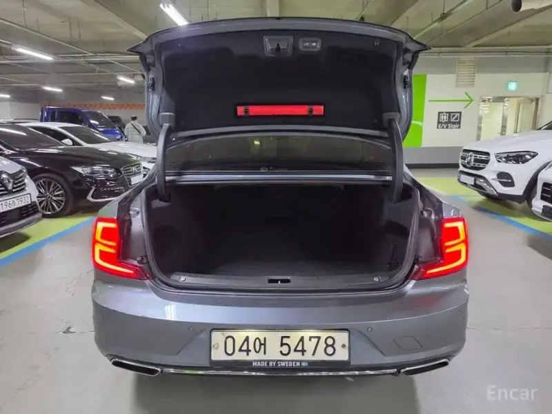2018 Volvo S90 с пробегом 127 078 км