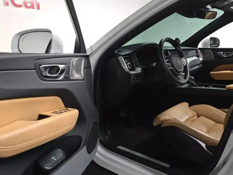2020 Volvo XC60 с пробегом 56 553 км