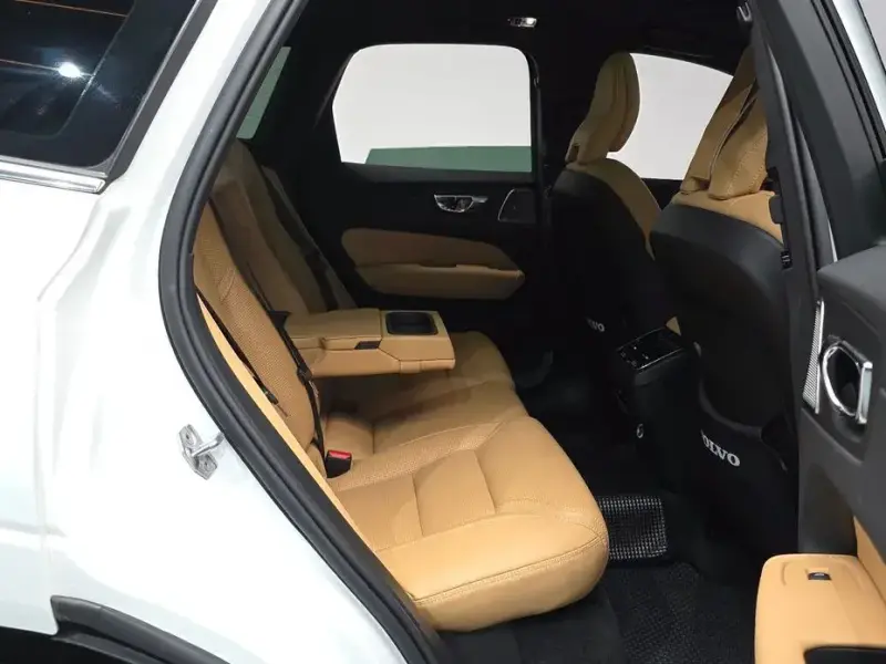 2020 Volvo XC60 с пробегом 56 553 км