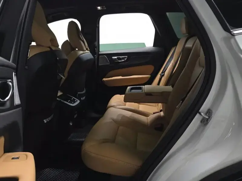 2020 Volvo XC60 с пробегом 56 553 км