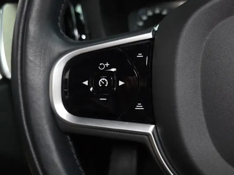 2020 Volvo XC60 с пробегом 56 553 км