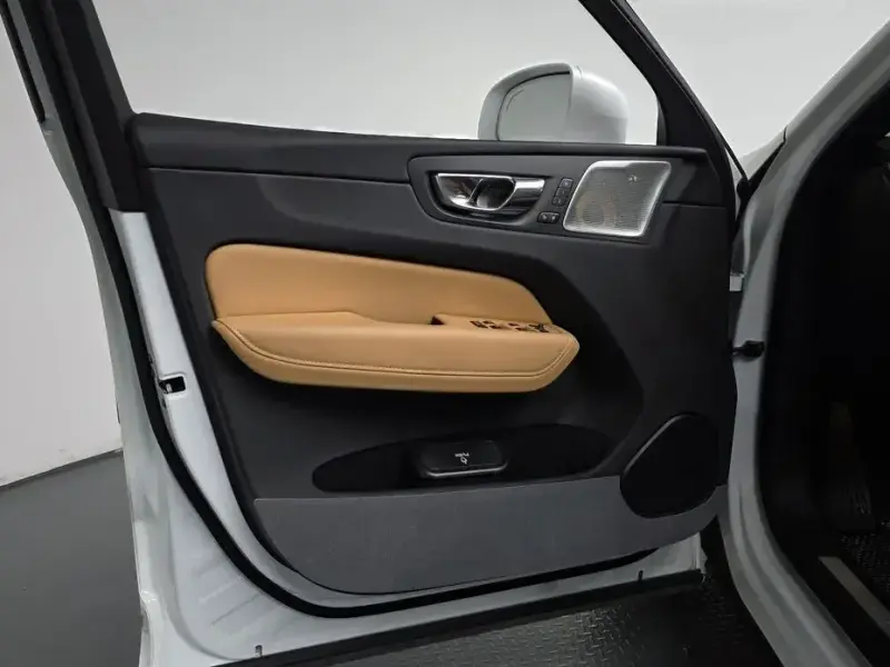2020 Volvo XC60 с пробегом 56 553 км