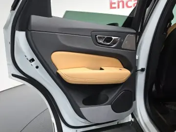 2020 Volvo XC60 с пробегом 56 553 км