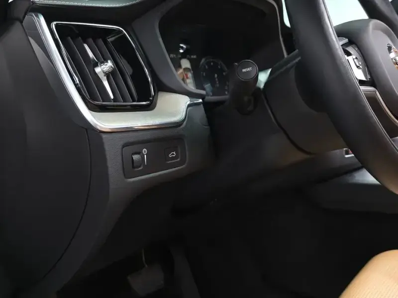 2020 Volvo XC60 с пробегом 56 553 км