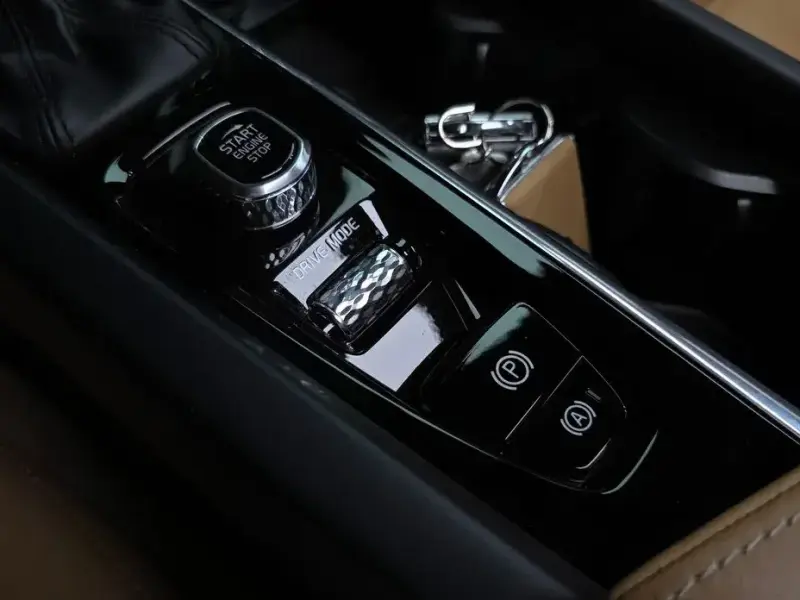 2020 Volvo XC60 с пробегом 56 553 км