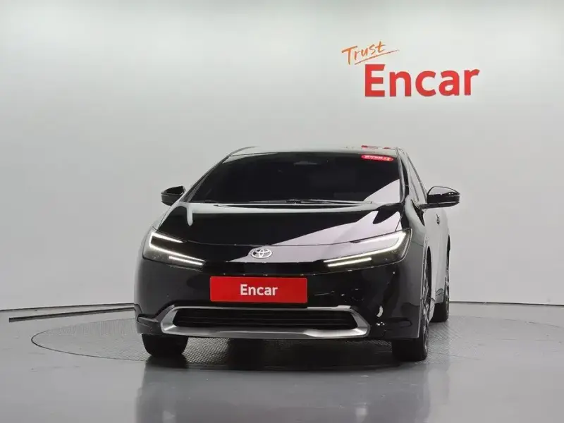 2026 Toyota Prius с пробегом 4 297 км