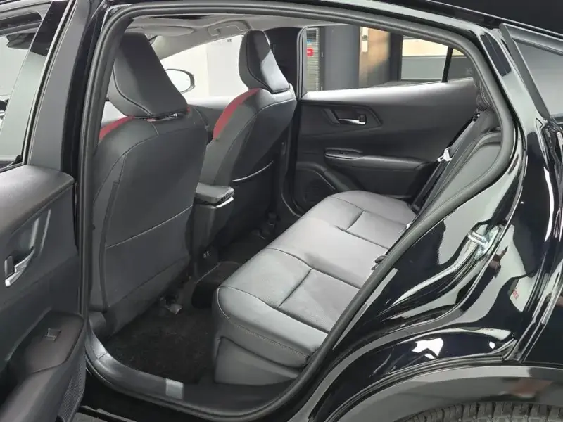 2026 Toyota Prius с пробегом 4 297 км