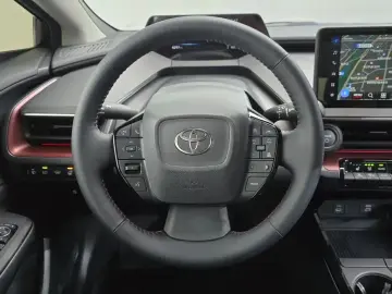 2026 Toyota Prius с пробегом 4 297 км